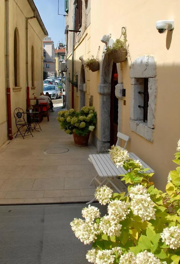 Old Town Inn Rijeka 4*,