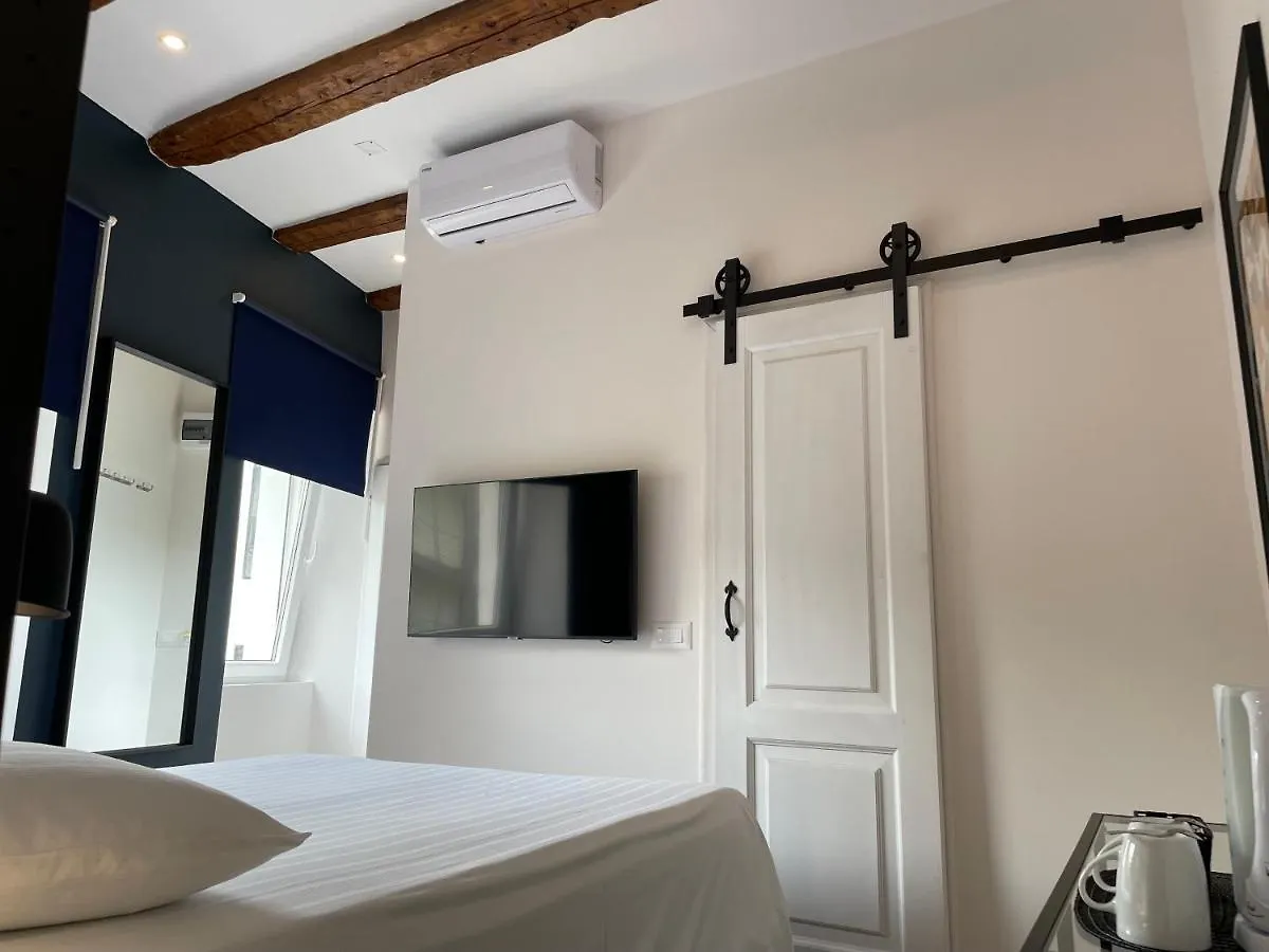 ****  Old Town Inn Rijeka Kroatien